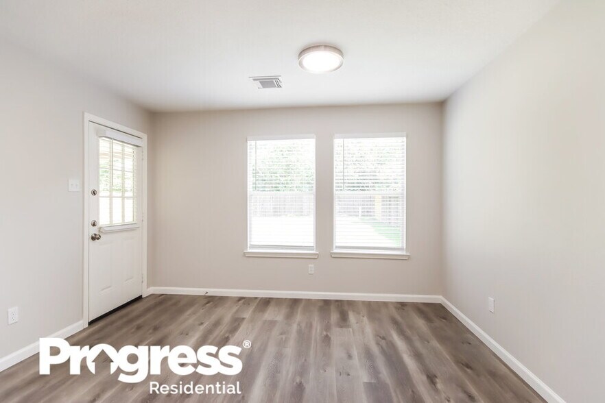 Building Photo - 910 Taylor Ridge Dr