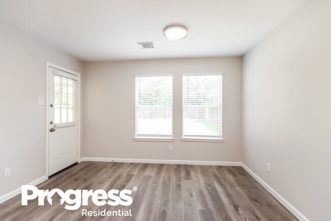 Building Photo - 910 Taylor Ridge Dr