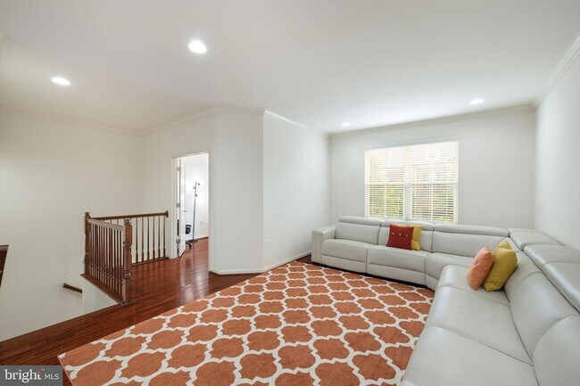 Building Photo - 42557 Dreamweaver Dr