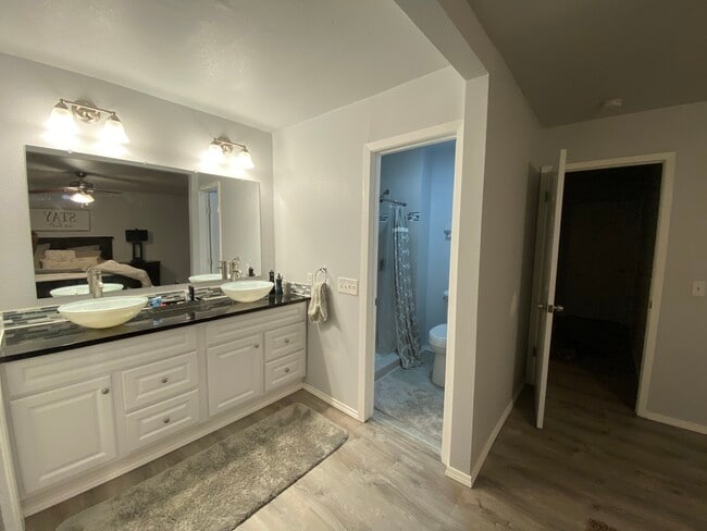 Building Photo - 104 Rising Star