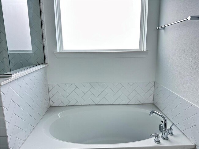 Building Photo - 19320 Forman Dr