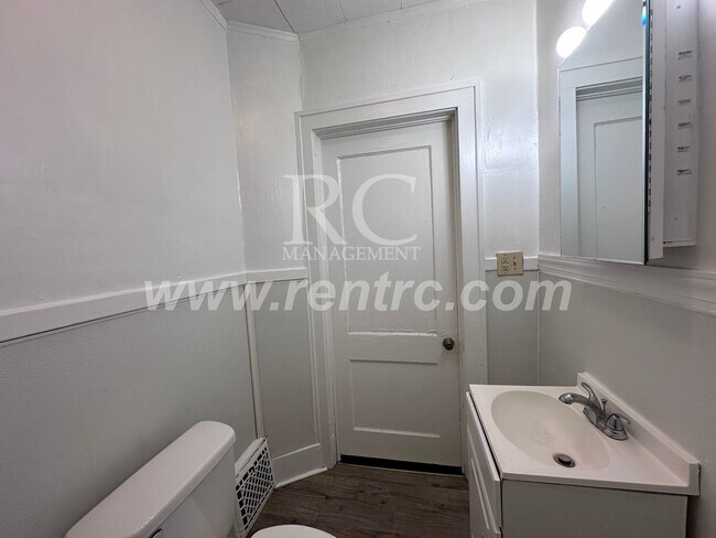 Building Photo - 1115 Harmon-