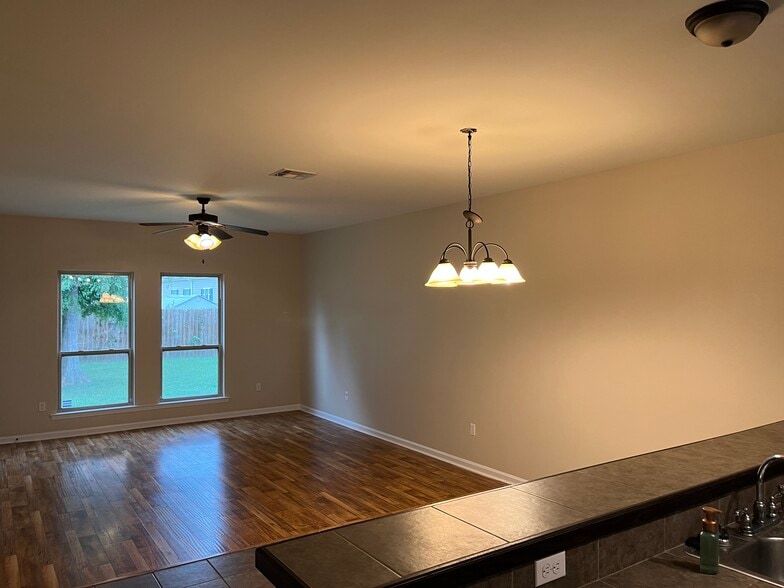 Building Photo - 28453 Apple Blossom Ln