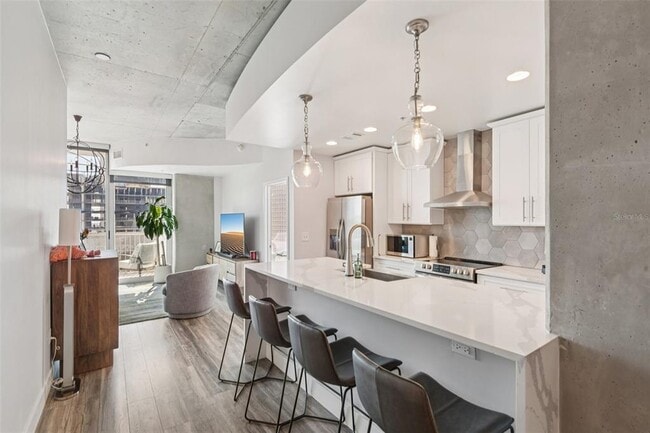 Building Photo - 777 N Ashley Dr