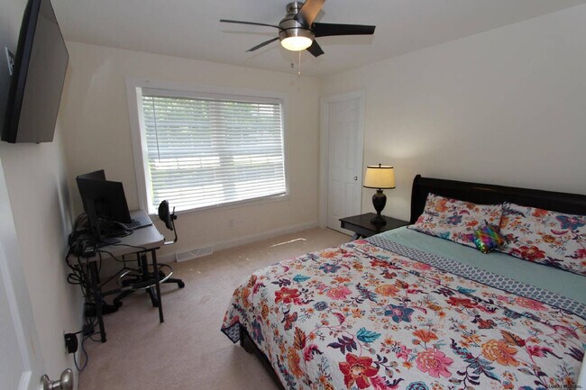 Building Photo - 106 Balsam Way