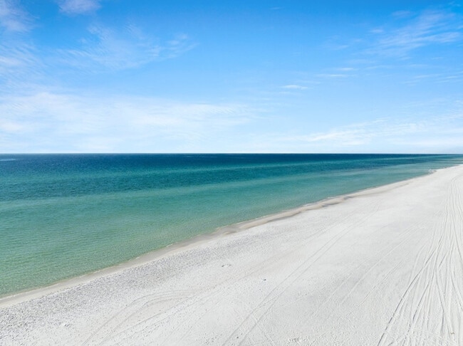 Building Photo - 220 Sundial St