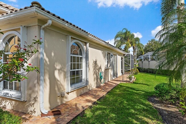 Building Photo - 8120 SE Paurotis Ln