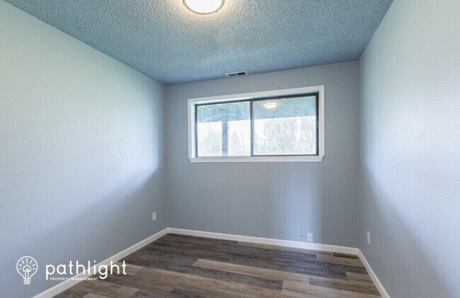 Building Photo - 1609 SW 11Th Avenue