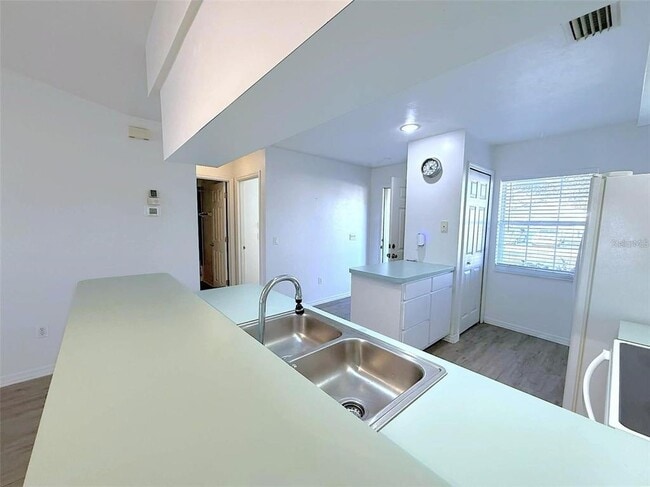 Building Photo - 504 Rose Apple Cir