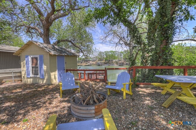 Building Photo - 1015 Reiley Rd