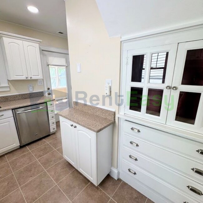 Building Photo - 6010 Upper Brandon Pl