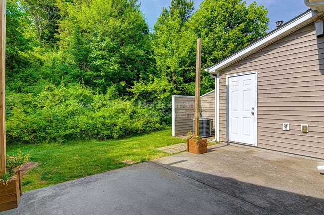 Building Photo - 5972 Hollow Wood Ct