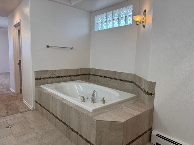 Building Photo - Spacious Single-Level Home in the Redlands w/ Private Yard & Thoughtful Layout!!!