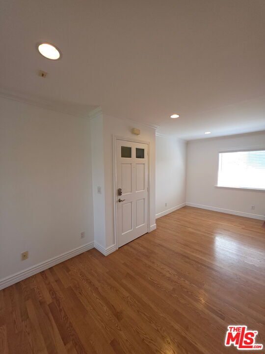 Building Photo - 670 Broadway St