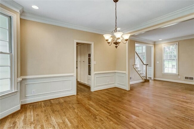 Building Photo - 510 Jacaranda Ct