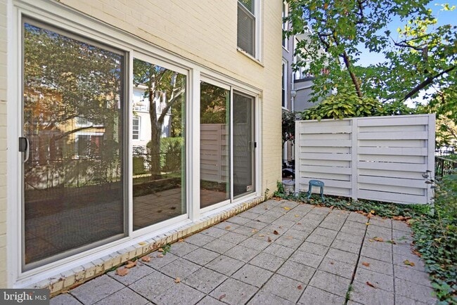 Building Photo - 42 G St SW