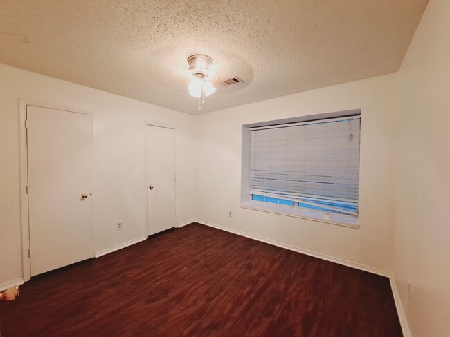 Building Photo - 2 Story 3/2.5/2 with 2 living and 2 dining...