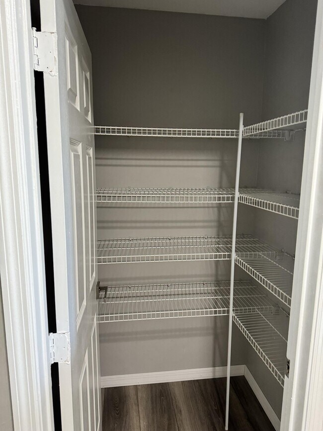 Building Photo - 1722 NW 5th St