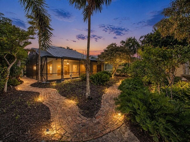 Building Photo - 303 Leeward Dr