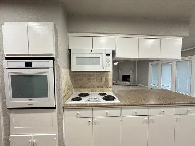 Building Photo - 5926 Par 4 Dr