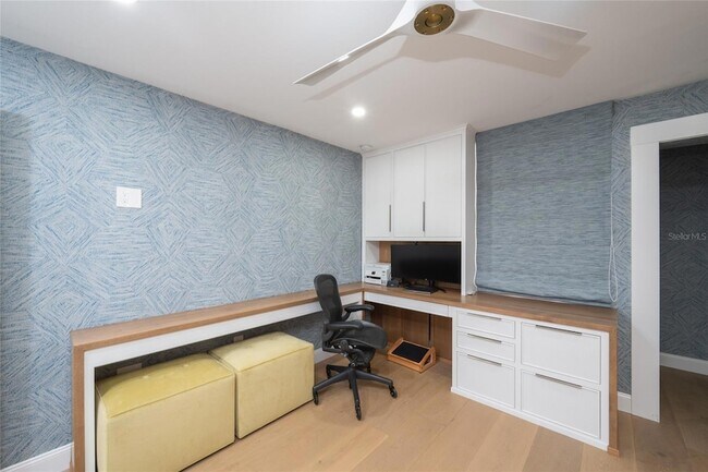 Building Photo - 770 S Palm Ave