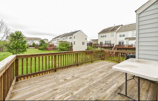 Primary Photo - 22542 Maison Carree Square