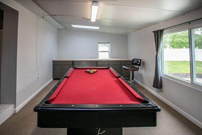 Building Photo - 4759 Arnold Ave