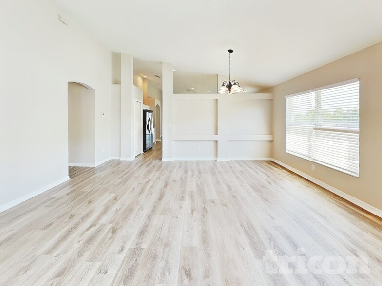 Building Photo - 24307 Satinwood Ct