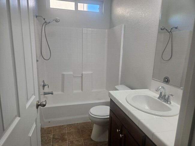 Building Photo - GORGEOUS 2009 Home - Just $2,250/month, 3/...