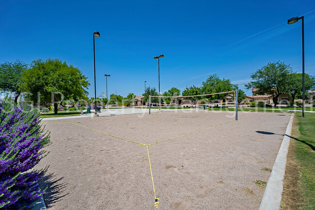 Building Photo - Gorgeous Casa Grande home ready for move in