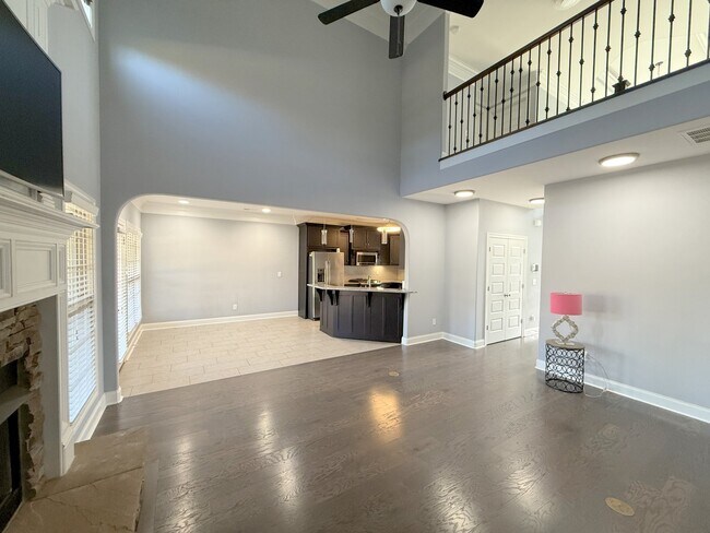 Building Photo - 218 Woodgrove Dr NW