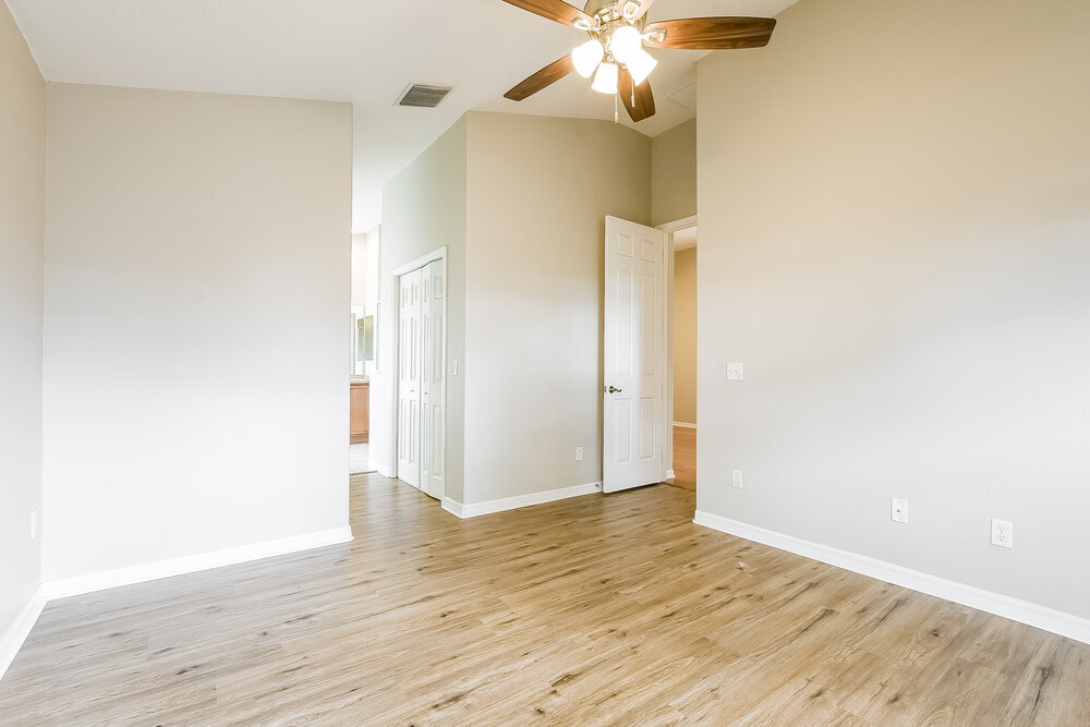 Building Photo - 3600 Meadow Green Dr