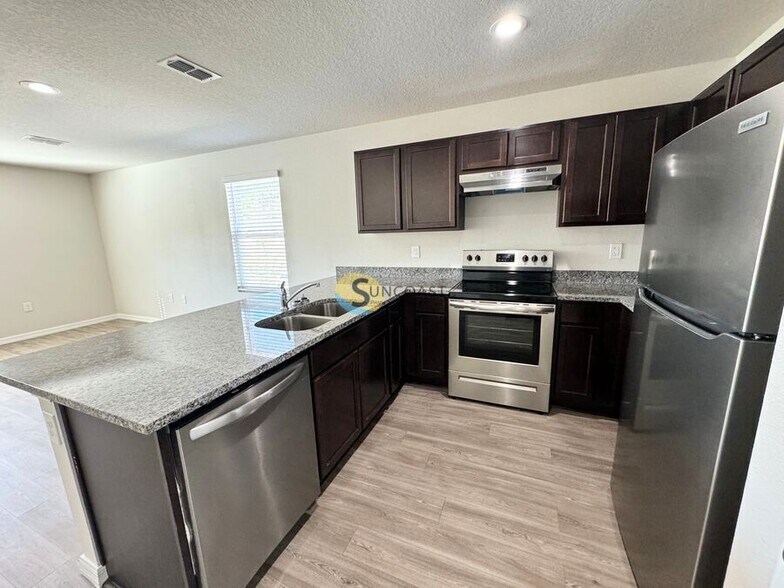 Building Photo - 7607 Mailes Ct