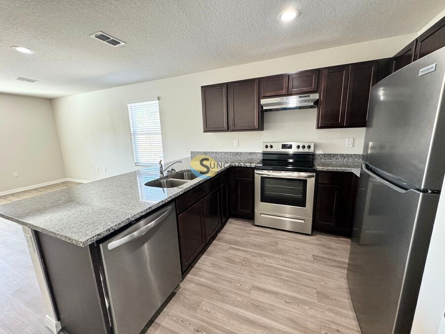 Building Photo - 7637 Mailes Ct