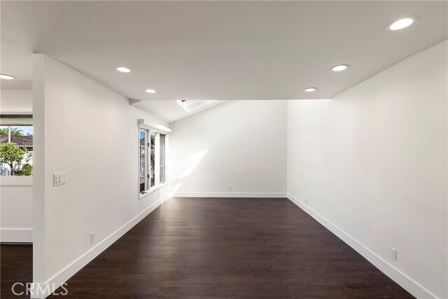 Building Photo - 1901 Altura Dr