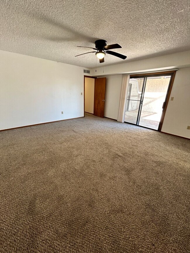 Building Photo - Great Unfurnished home!