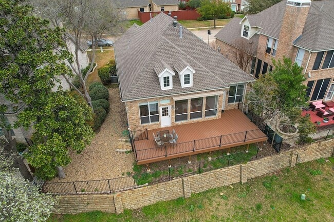 Building Photo - 7712 Lakecrest Cir