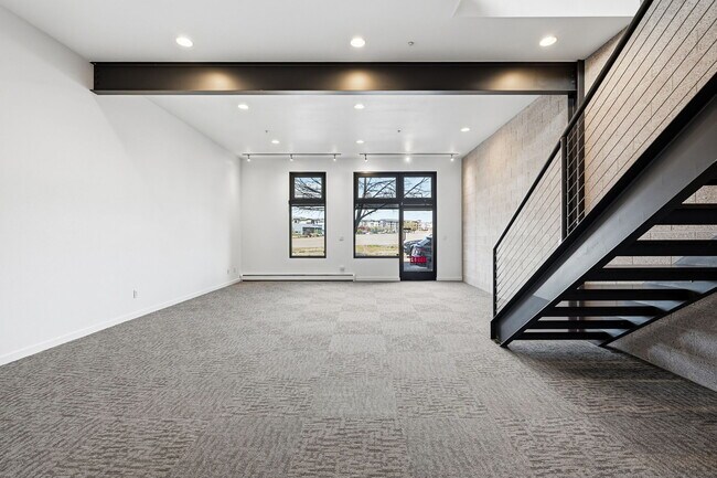Building Photo - 11582 Colony Row