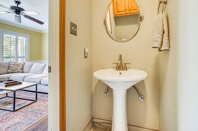 Building Photo - 3601 Medford Ct