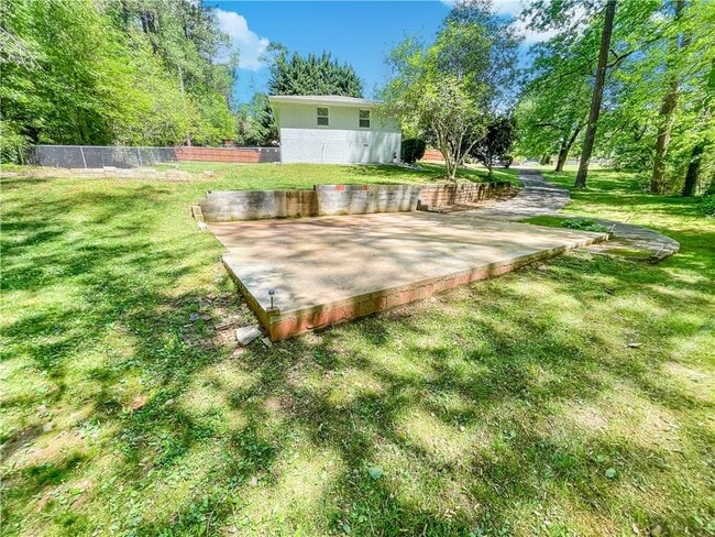 Building Photo - 2307 Rubart Dr