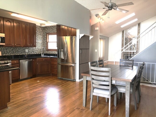 Building Photo - 3890 Windjammer Ln