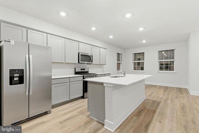 Building Photo - 10632 Meridian Hill Way