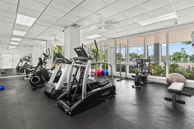 Building Photo - 800 SE 20th Ave