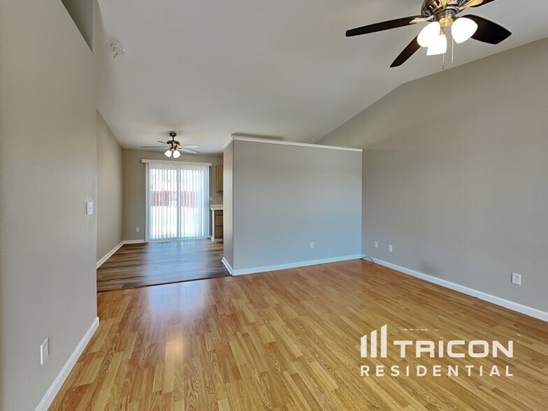 Building Photo - 5907 Poinsettia Ct