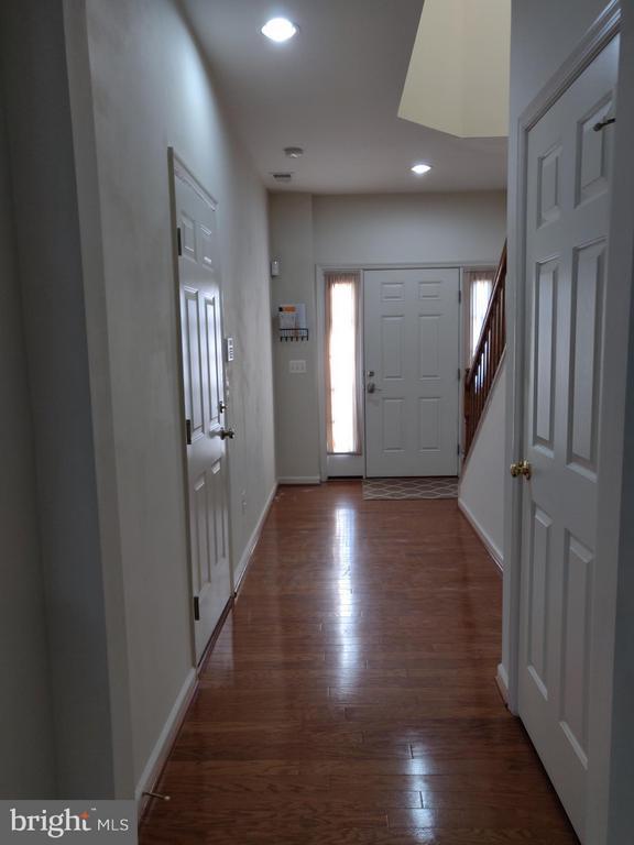 Building Photo - 4638 Odessa Dr