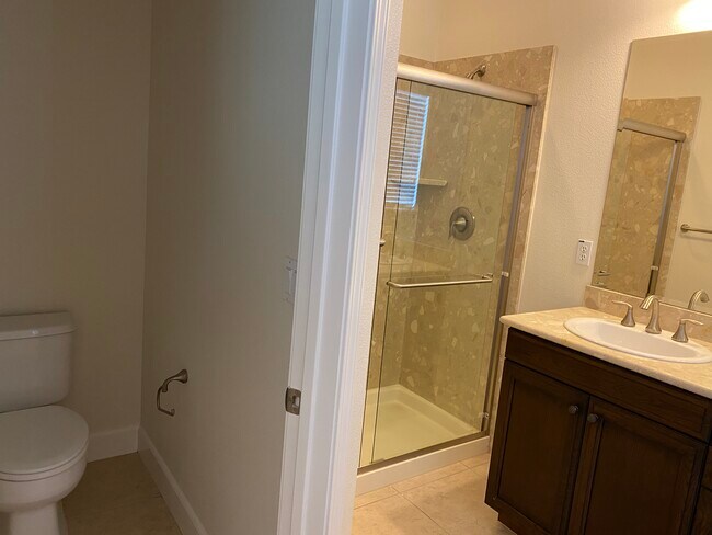 Building Photo - 2965 Bella Dr