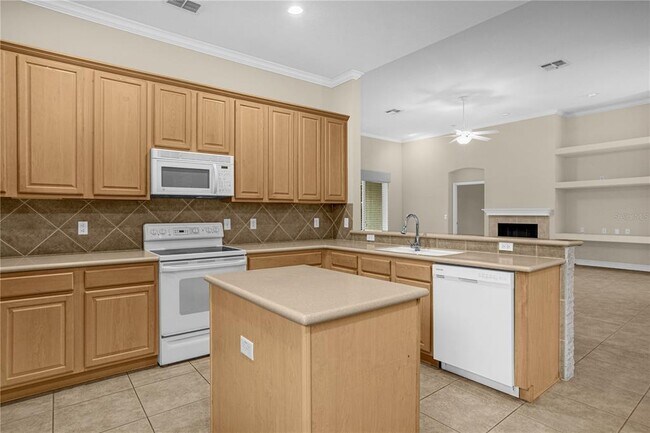 Building Photo - 10674 Woodchase Cir