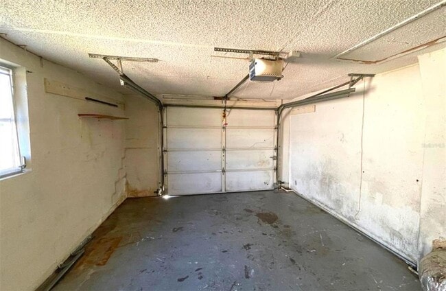 Building Photo - 7335 Ashwood Dr