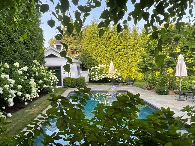 Building Photo - 23 Howard St