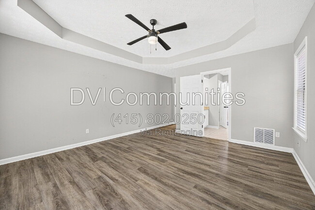 Building Photo - 140 Coach Dr